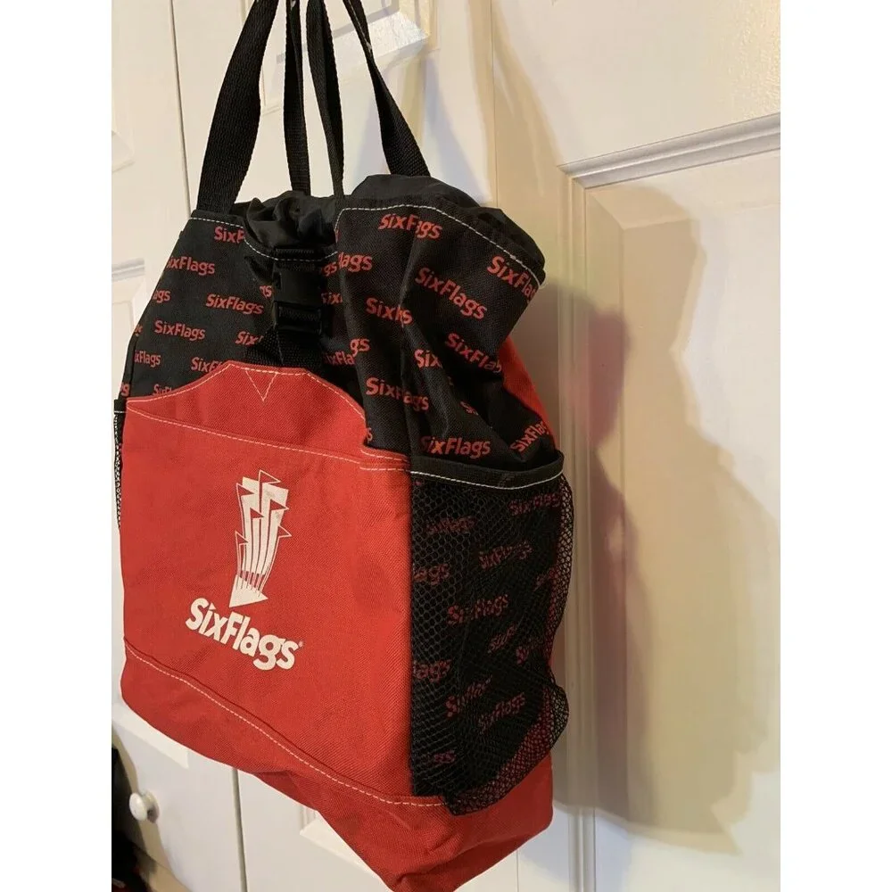 Six Flags Back Pack Medium‎ Red Black